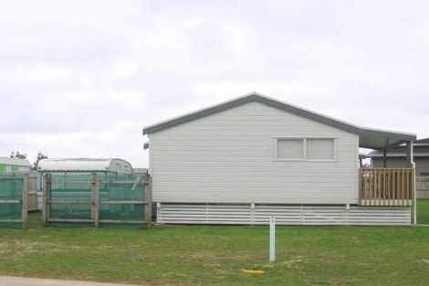 Photo of property in 186 Kowhai Avenue, Matarangi, Whitianga, 3592