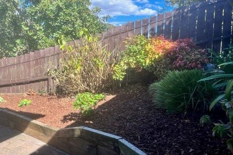 Photo of property in 109a Gossamer Drive, Pakuranga Heights, Auckland, 2010