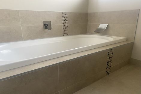 Photo of property in 30 Bushlands Park Drive, Albany, Auckland, 0632