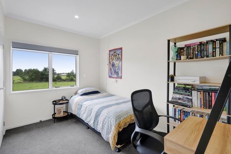 Photo of property in 8 Manatu Lane, Inglewood, 4330