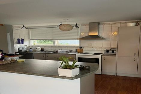 Photo of property in 13 Rickards Place, New Lynn, Auckland, 0600