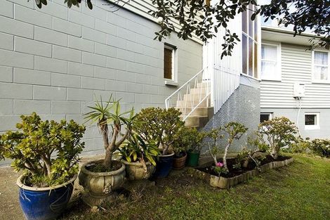 Photo of property in 1/12 Bond Crescent, Forrest Hill, Auckland, 0620