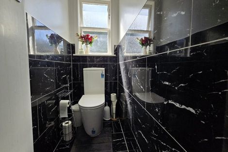 Photo of property in 195 Stokes Valley Road, Stokes Valley, Lower Hutt, 5019