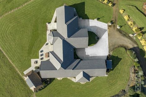 Photo of property in 1242 State Highway 16, Waimauku, 0883