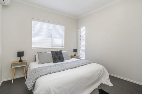 Photo of property in 11 Erceg Way, Rosehill, Papakura, 2113