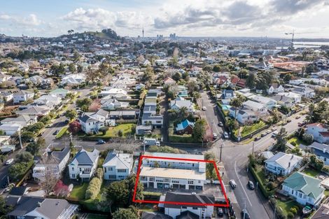 Photo of property in 67 St Vincent Avenue, Remuera, Auckland, 1050