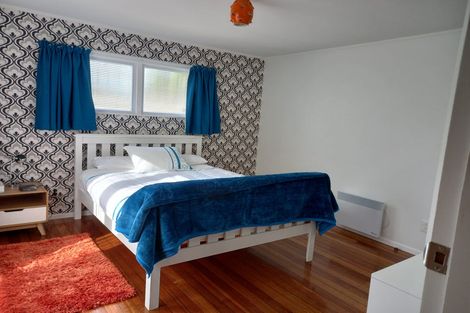 Photo of property in 1/15 Apu Crescent, Lyall Bay, Wellington, 6022