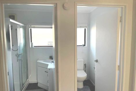 Photo of property in 1/38 Kaipatiki Road, Glenfield, Auckland, 0629