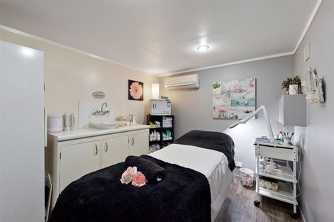 Photo of property in 18 Cranwell Place, Hillcrest, Hamilton, 3216