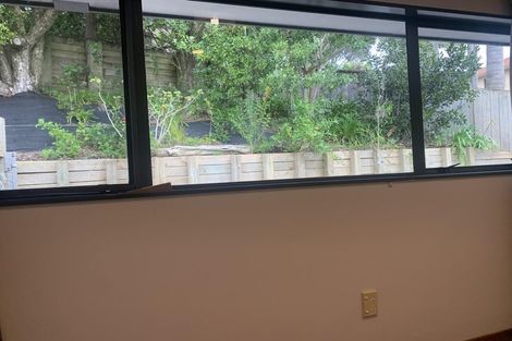 Photo of property in 14 Bonnard Place, West Harbour, Auckland, 0618