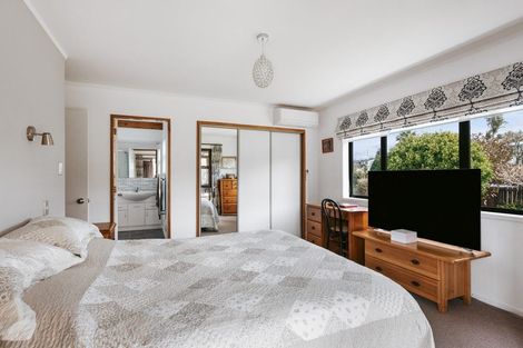 Photo of property in 103 Harbour View Road, Omokoroa, 3114