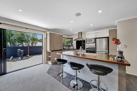 Photo of property in 9 Cherry Lane, Hurdon, New Plymouth, 4310