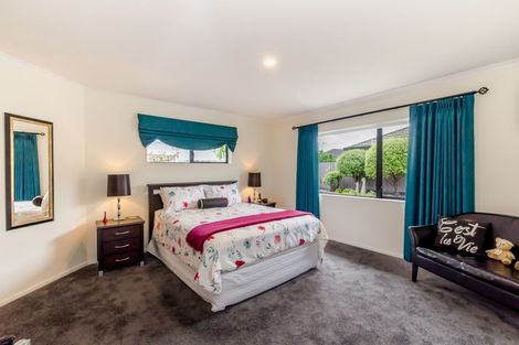 Photo of property in 70 Milne Drive, Paraparaumu, 5032