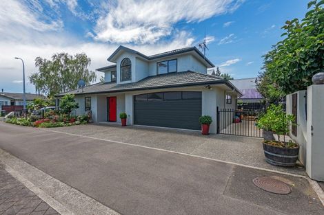 Photo of property in 18 Winston Avenue, Hokowhitu, Palmerston North, 4410