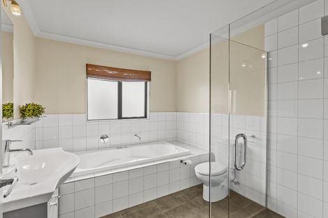 Photo of property in 28 Cottonwood Close, Paraparaumu Beach, Paraparaumu, 5032