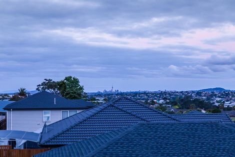 Photo of property in 14 San Casello Rise, Henderson, Auckland, 0612