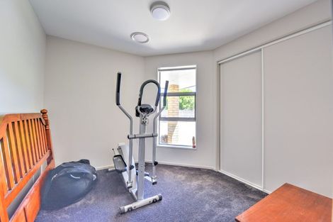 Photo of property in 18 Hunter Street, Edendale, 9825