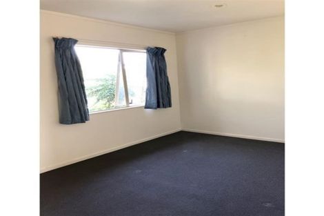 Photo of property in 15 Lockington Avenue, Henderson, Auckland, 0612