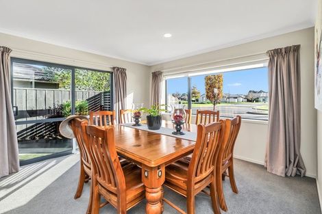 Photo of property in 66 Shillingford Boulevard, Rolleston, 7615