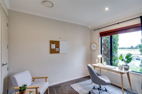 Photo of property in 28 Orotu Drive, Poraiti, Napier, 4112