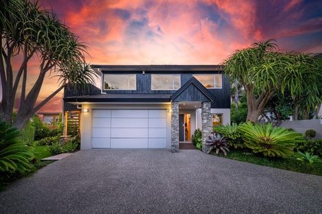 Photo of property in 2/91 Aberdeen Road, Castor Bay, Auckland, 0620