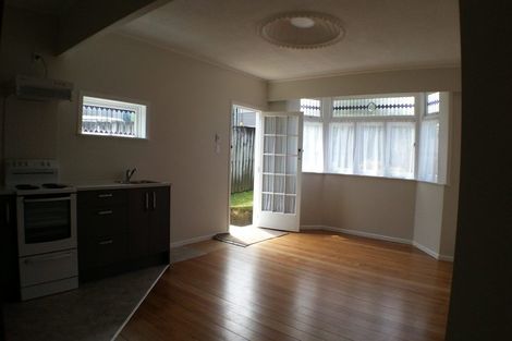 Photo of property in 5 West Coast Road, Glen Eden, Auckland, 0602