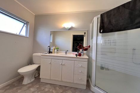 Photo of property in 7 Anure Place, Highland Park, Auckland, 2010