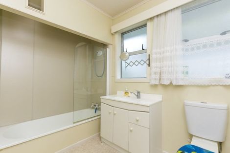 Photo of property in 22 Paparangi Crescent, Paparangi, Wellington, 6037