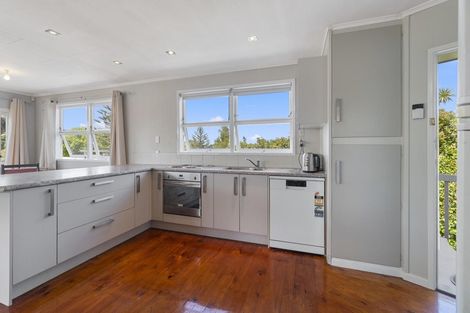 Photo of property in 24 Huruhuru Road, Massey, Auckland, 0614