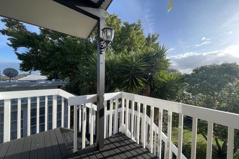 Photo of property in 1/2 Brian Avenue, Forrest Hill, Auckland, 0620
