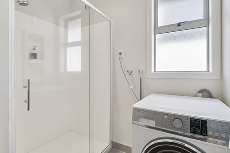 Photo of property in 4/5 Leinster Avenue, Mount Maunganui, 3116