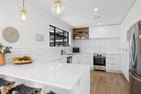 Photo of property in 304 Mangorei Road, Merrilands, New Plymouth, 4312