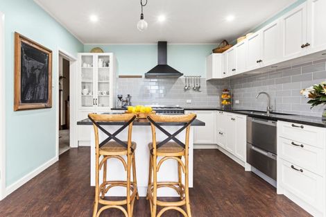 Photo of property in 28 Nelson Crescent, Napier South, Napier, 4110