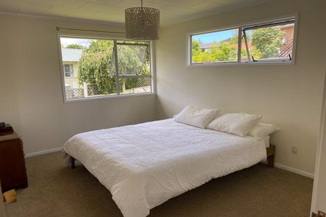 Photo of property in 42 Claverdon Drive, Massey, Auckland, 0614