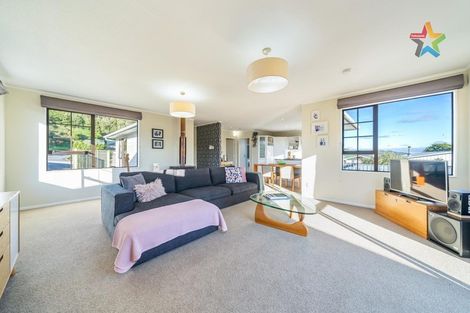 Photo of property in 27 Kaitangata Crescent, Kelson, Lower Hutt, 5010