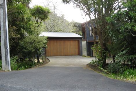Photo of property in 27 Bush Road, Waiatarua, Auckland, 0604