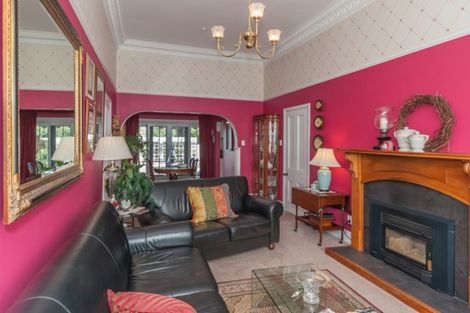 Photo of property in 326 Heatherlea Road East, Levin, 5571