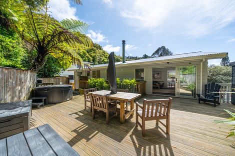 Photo of property in 20 Westhaven Drive, Tawa, Wellington, 5028