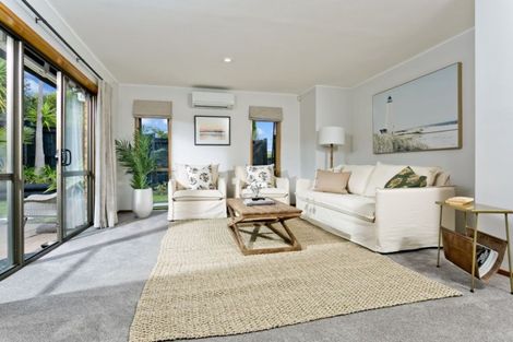 Photo of property in 1/9 Elderwood Lane, Belmont, Auckland, 0622