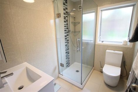 Photo of property in 4 Santiago Crescent, Unsworth Heights, Auckland, 0632