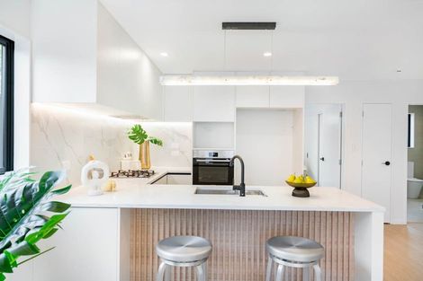 Photo of property in 31d Kurnell Drive, Botany Downs, Auckland, 2010