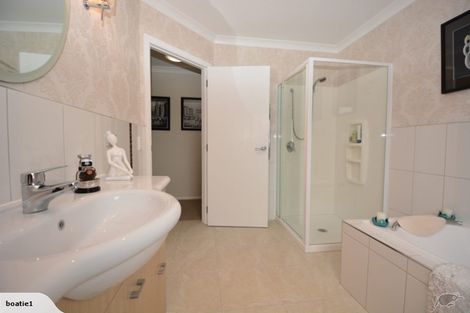 Photo of property in 17 Arthur Carwen Place, Pukekohe, 2120