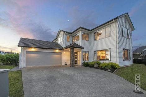 Photo of property in 1 Tauwaka Crescent, Riverhead, 0820