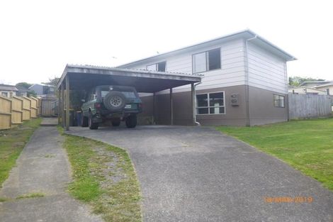 Photo of property in 8 St Catherine Crescent, West Harbour, Auckland, 0618
