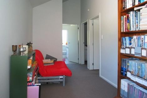 Photo of property in 1b Little Collins Street, Tawa, Wellington, 5028