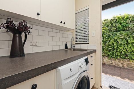 Photo of property in 21 Delhi Road, Hospital Hill, Napier, 4110