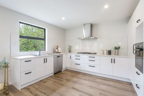 Photo of property in 17 Normanton Street, Glenfield, Auckland, 0629