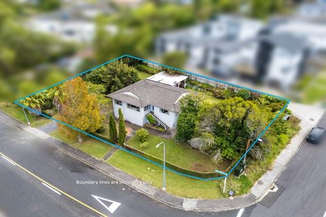 Photo of property in 1 Cedar Heights Avenue, Massey, Auckland, 0614