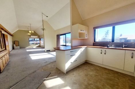 Photo of property in 69 Gilbass Avenue, Hamilton Lake, Hamilton, 3204