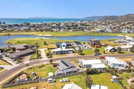 Photo of property in 139 Rangiora Crescent, Matarangi, Whitianga, 3592